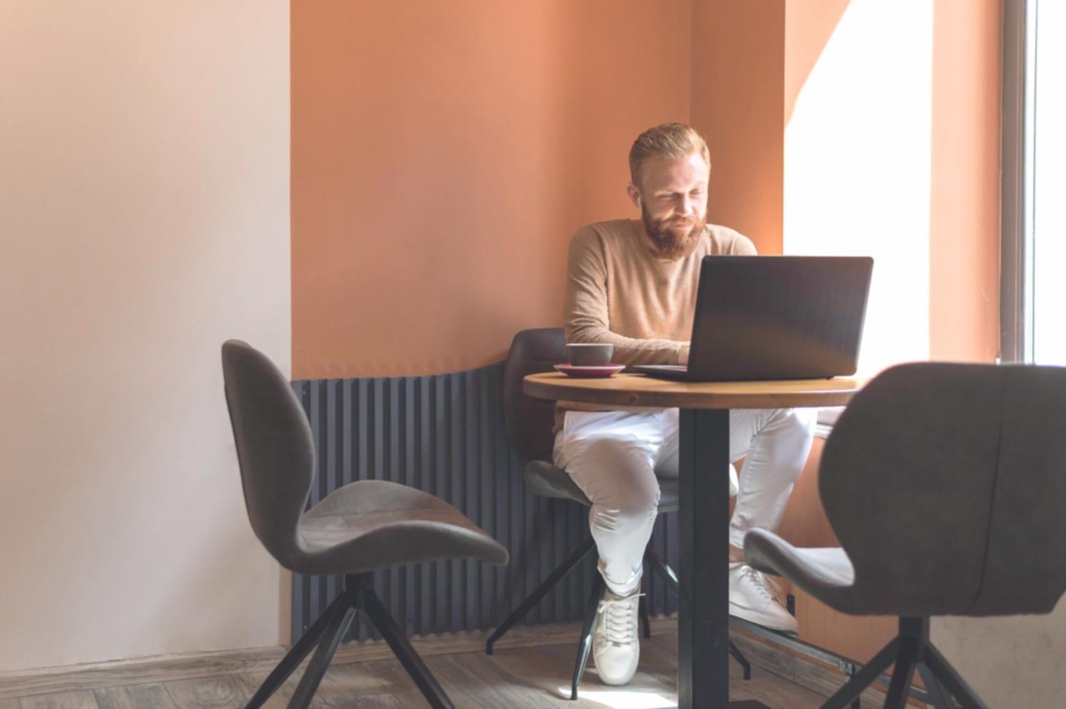 Consultation personnalisée avec cliente satisfaite